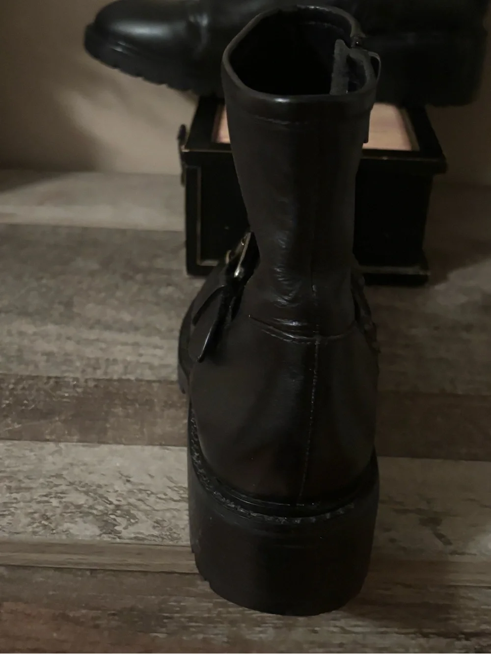 COACH GIANNA STUDDED BOOTS WITH BUCKLE SIZE 36.5 - Picture 5 of 9